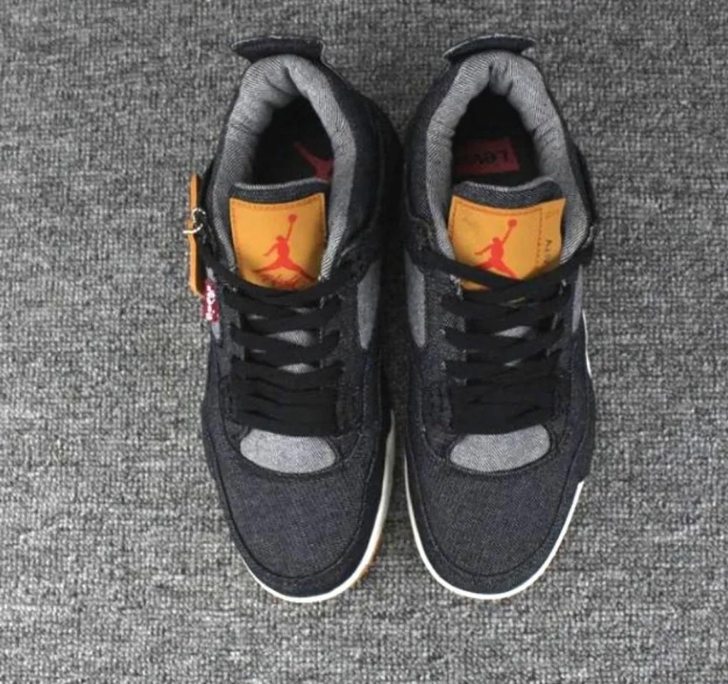 Baskets Air Jordan 4 Retro Levi's Black