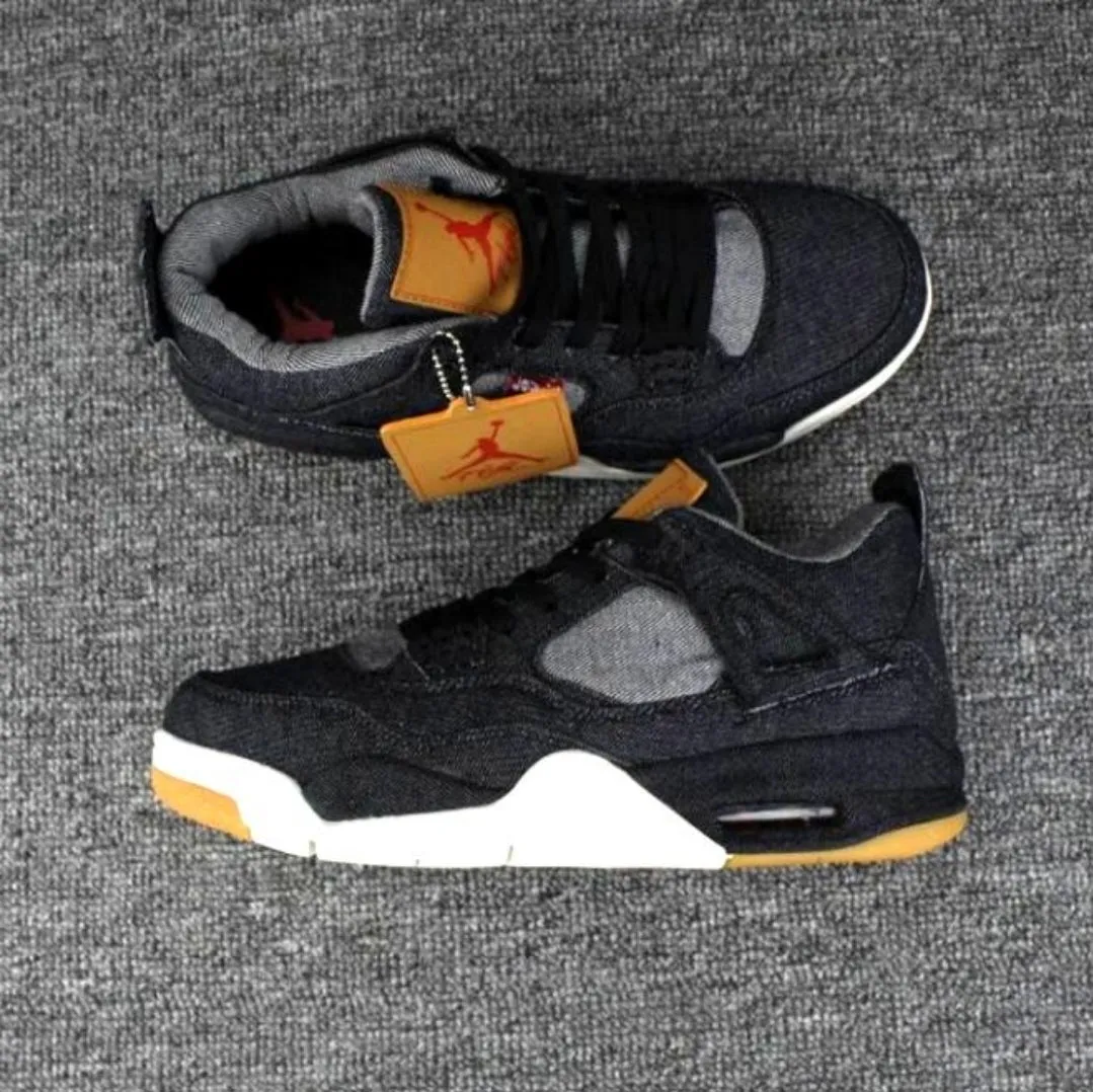 Baskets Air Jordan 4 Retro Levi's Black