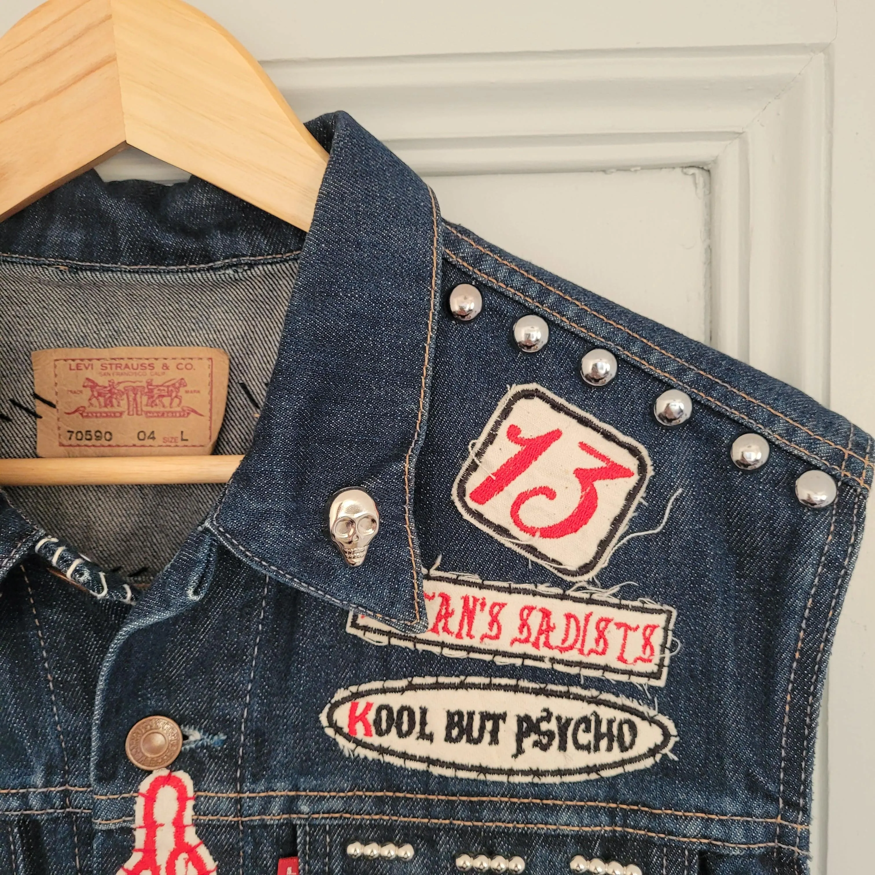 Behind bars chainstitched by hand Levi's Jacket/ Veste levis vintage brodée main et patchée