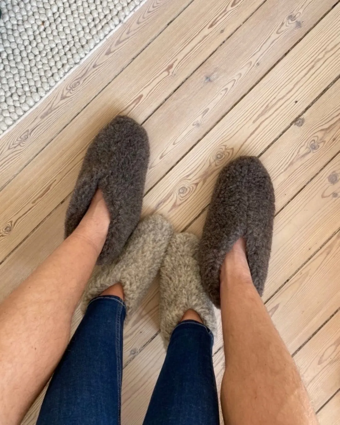 Chaussons en laine - Gris foncé/Marron (Modèle bas)