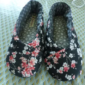 Chaussons femme kimono "fleurs de cerisier" fond noir