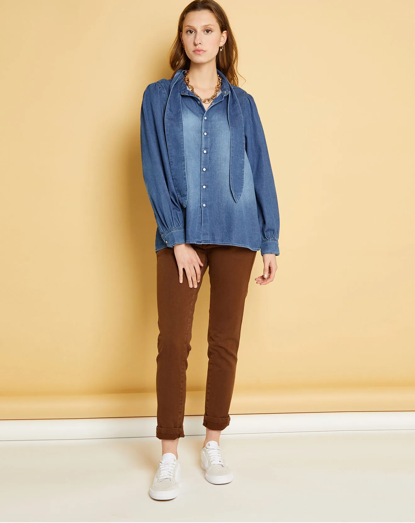 Chemise en jean Blue Ella worn