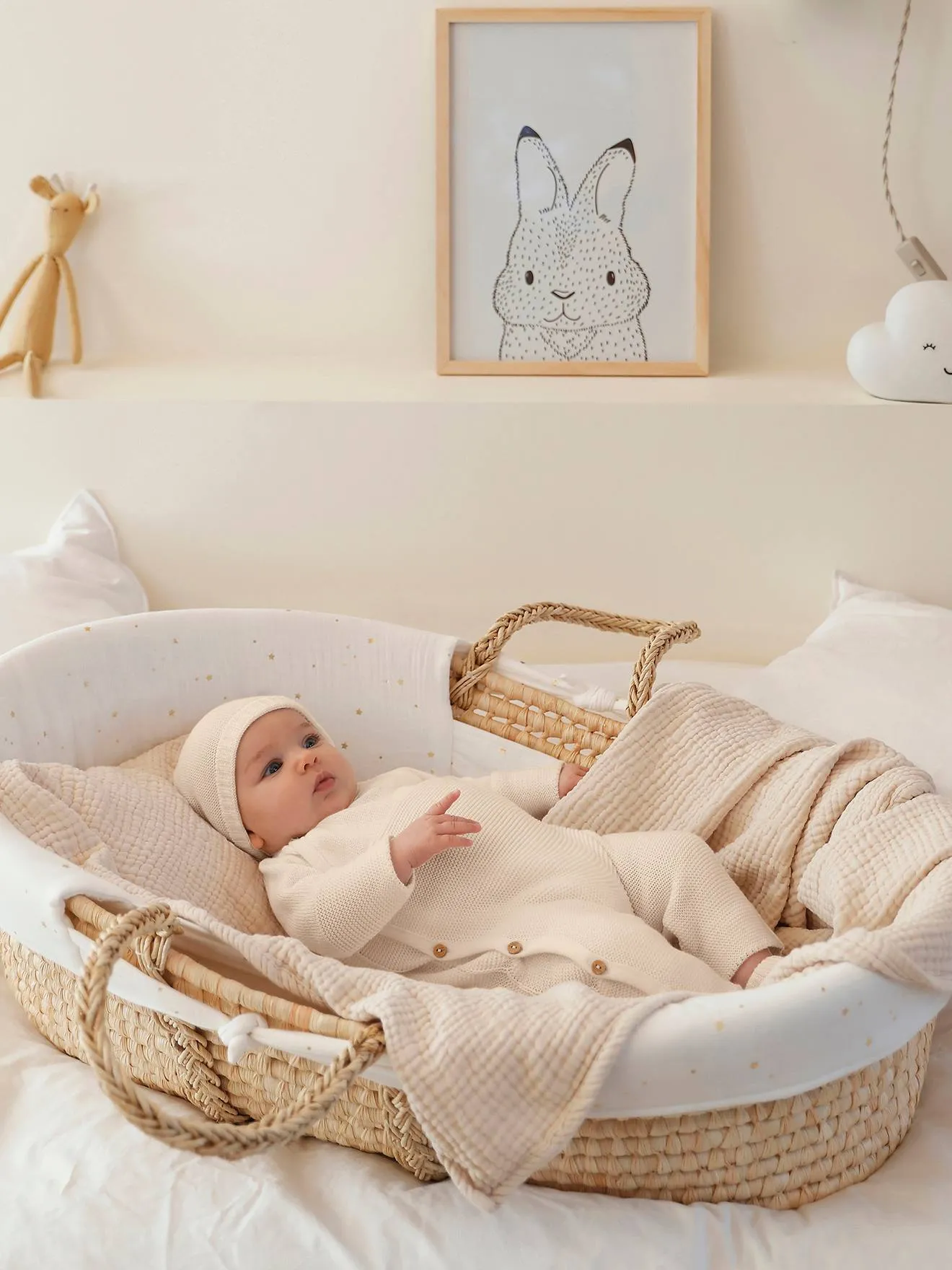 Combinaison bébé en tricot beige clair - La Manufacture de la Layette