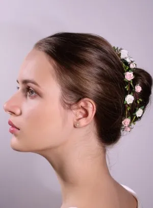 Couronne de fleur dans les cheveux