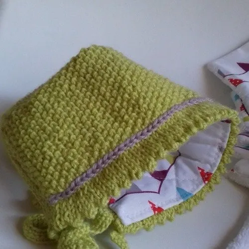 Ensemble naissance  béguin   et chaussons pour bébé  très mode  avec ses lingettes