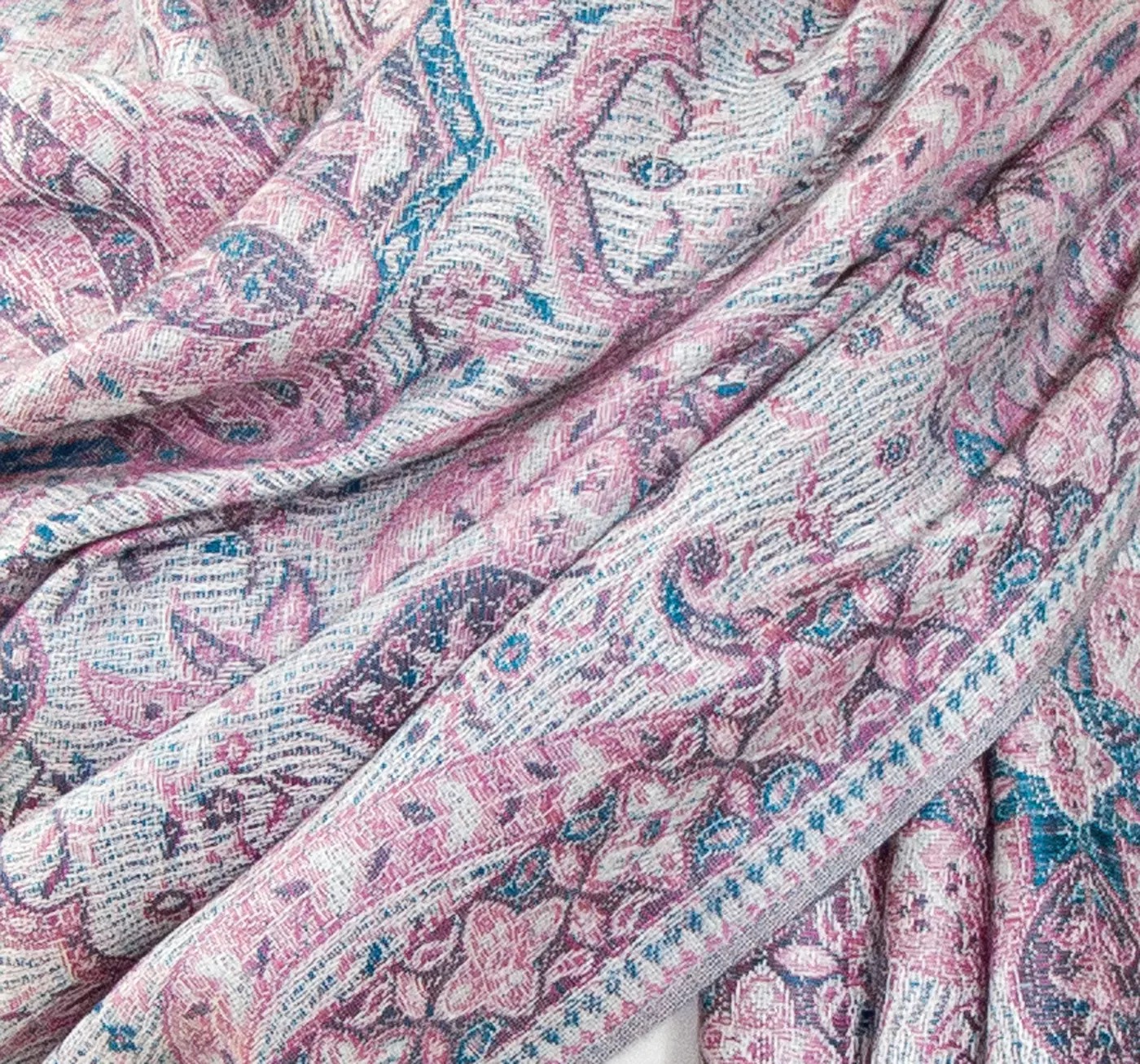 Etole pashmina rose clair motifs baroques