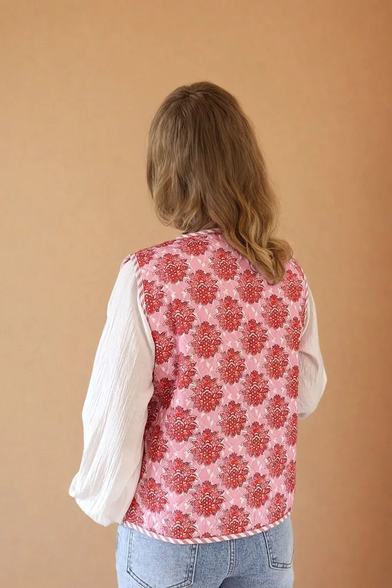 Gilet Rembourré Foncé à Lacets avec Imprimé Floral Rose