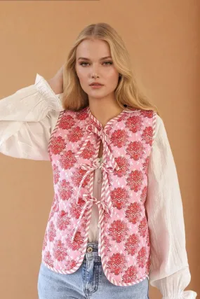 Gilet Rembourré Foncé à Lacets avec Imprimé Floral Rose