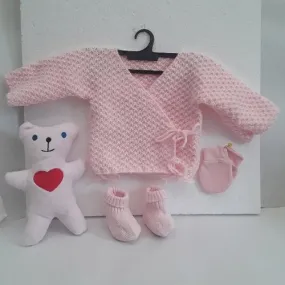 Lot naissance 3 mois , cache coeur , chaussons , moufles , doudou , tricot , rose