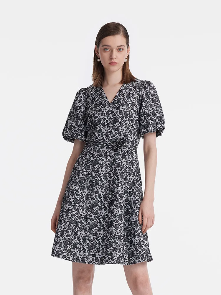 Mini-robe jacquard à manches bouffantes et col en V pour femme avec ce