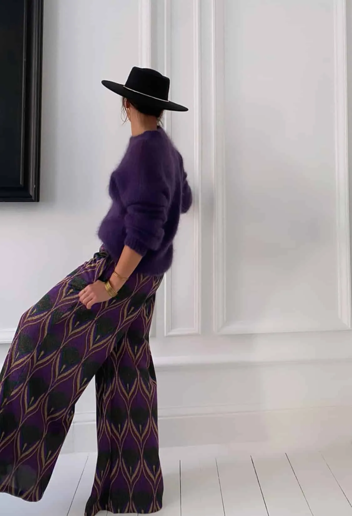 Pantalon violet irisé à motifs