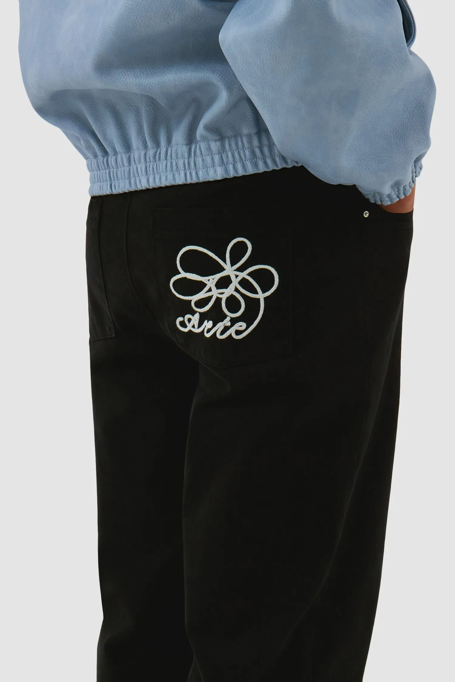 Pantalon à poches brodées