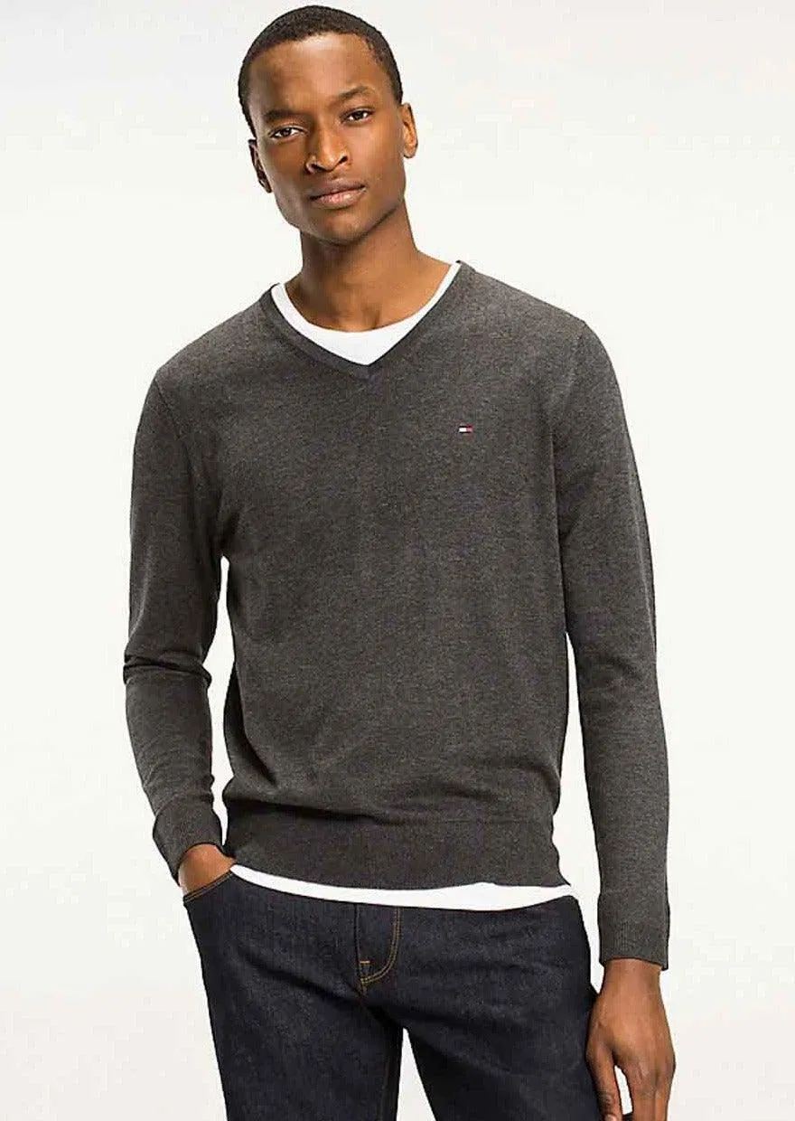 Pull col V Tommy Hilfiger gris anthracite coton pima et cachemire