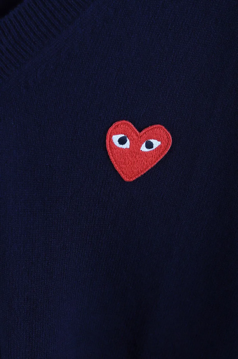 Pull fin en laine à col V Red Heart