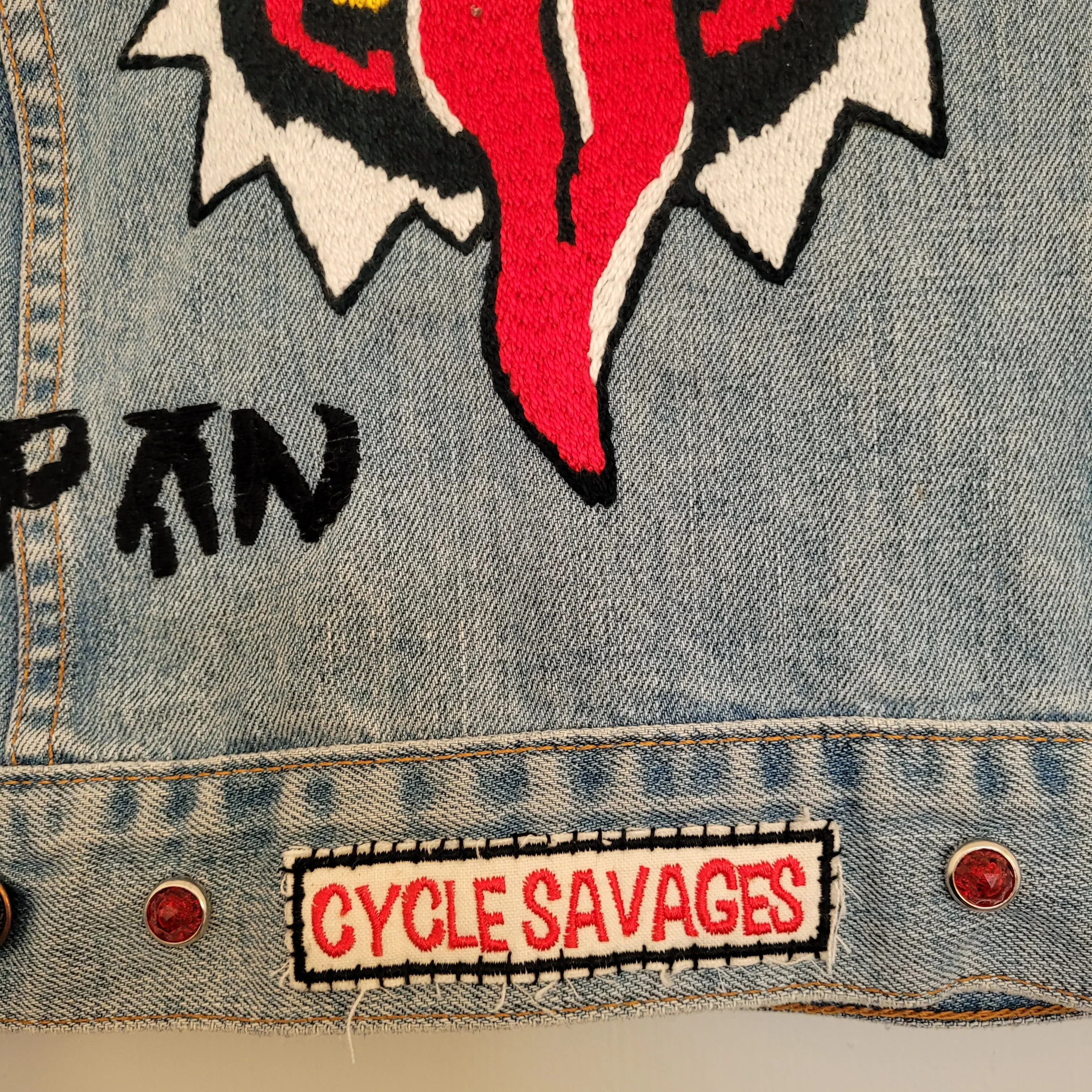 Road demons chainstitched by hand Levi's Jacket/ Veste levis vintage brodée main et patchée