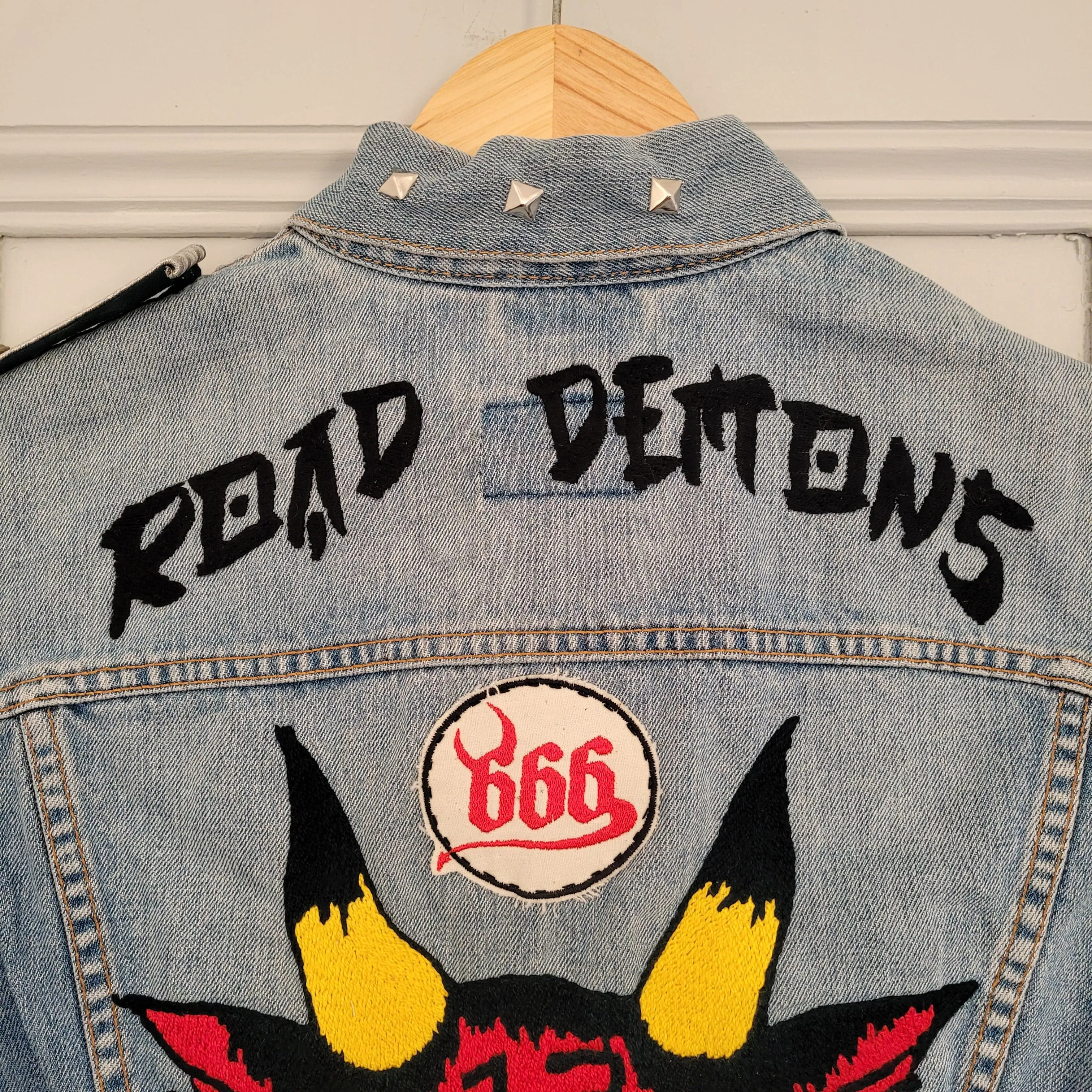 Road demons chainstitched by hand Levi's Jacket/ Veste levis vintage brodée main et patchée