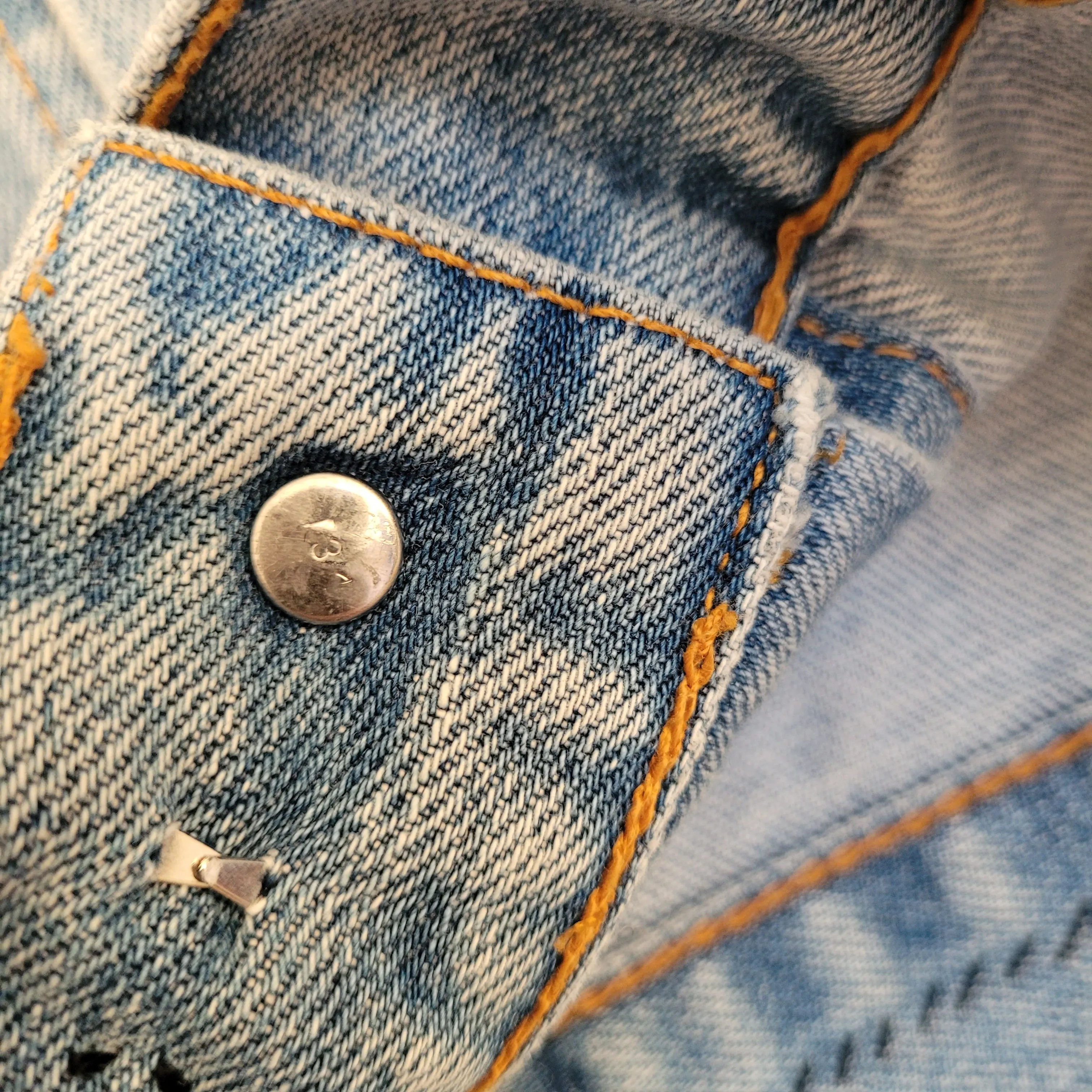 Road demons chainstitched by hand Levi's Jacket/ Veste levis vintage brodée main et patchée