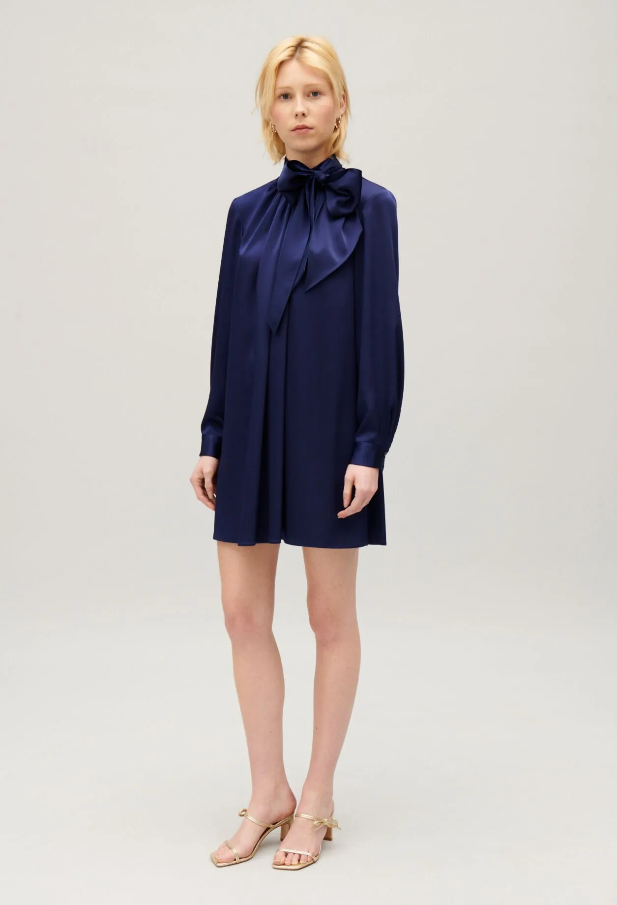 Robe courte lavallière indigo | Claudie FR