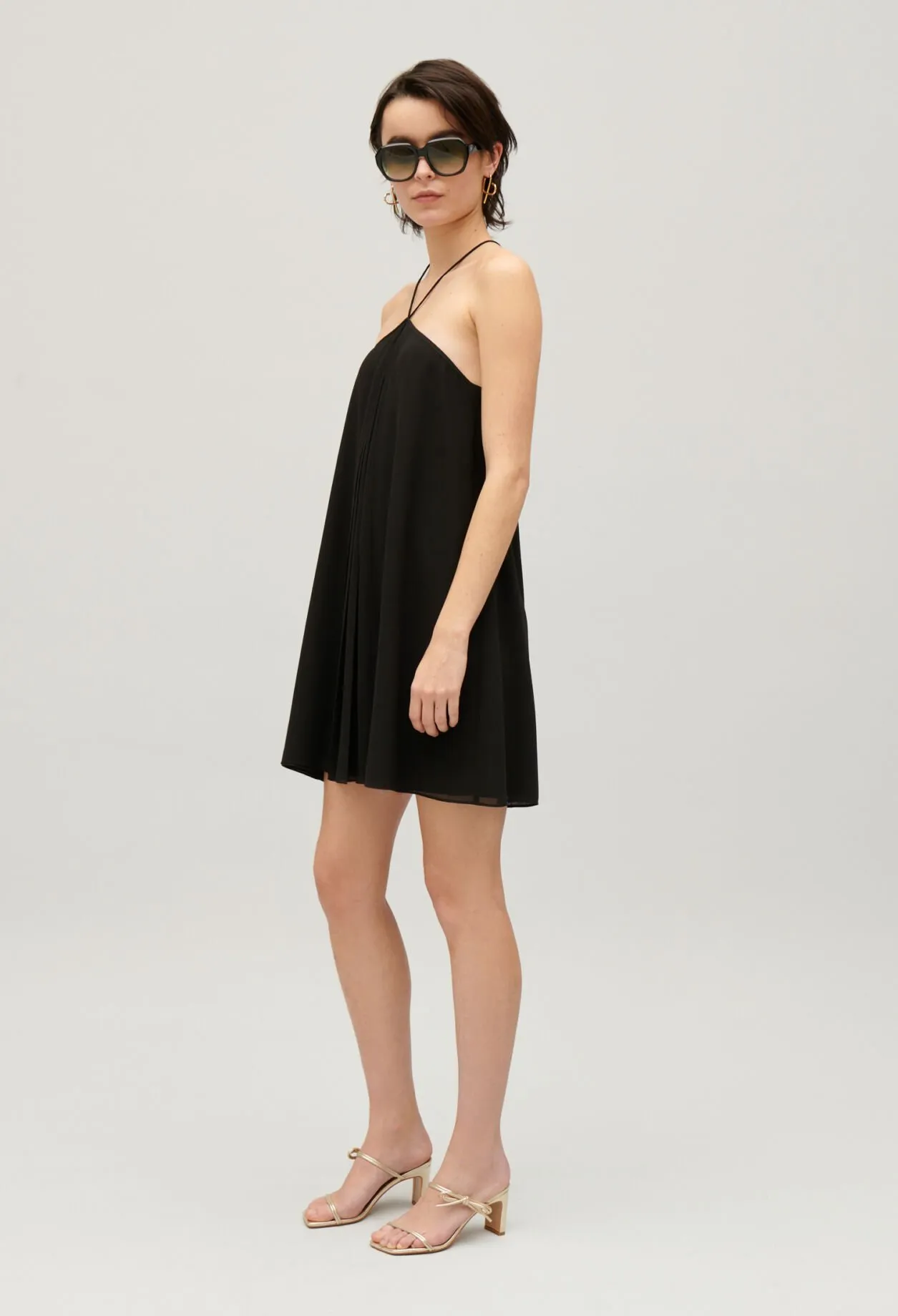 Robe courte plissée noire | Claudie FR