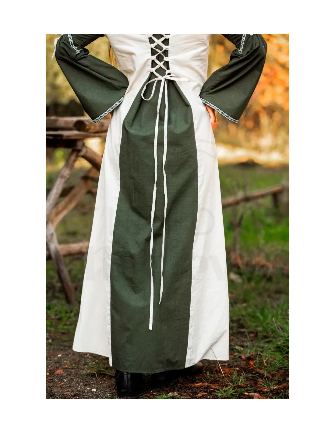 Robe médiévale modèle Amalia, vert naturel ⚔️ Boutique Épées