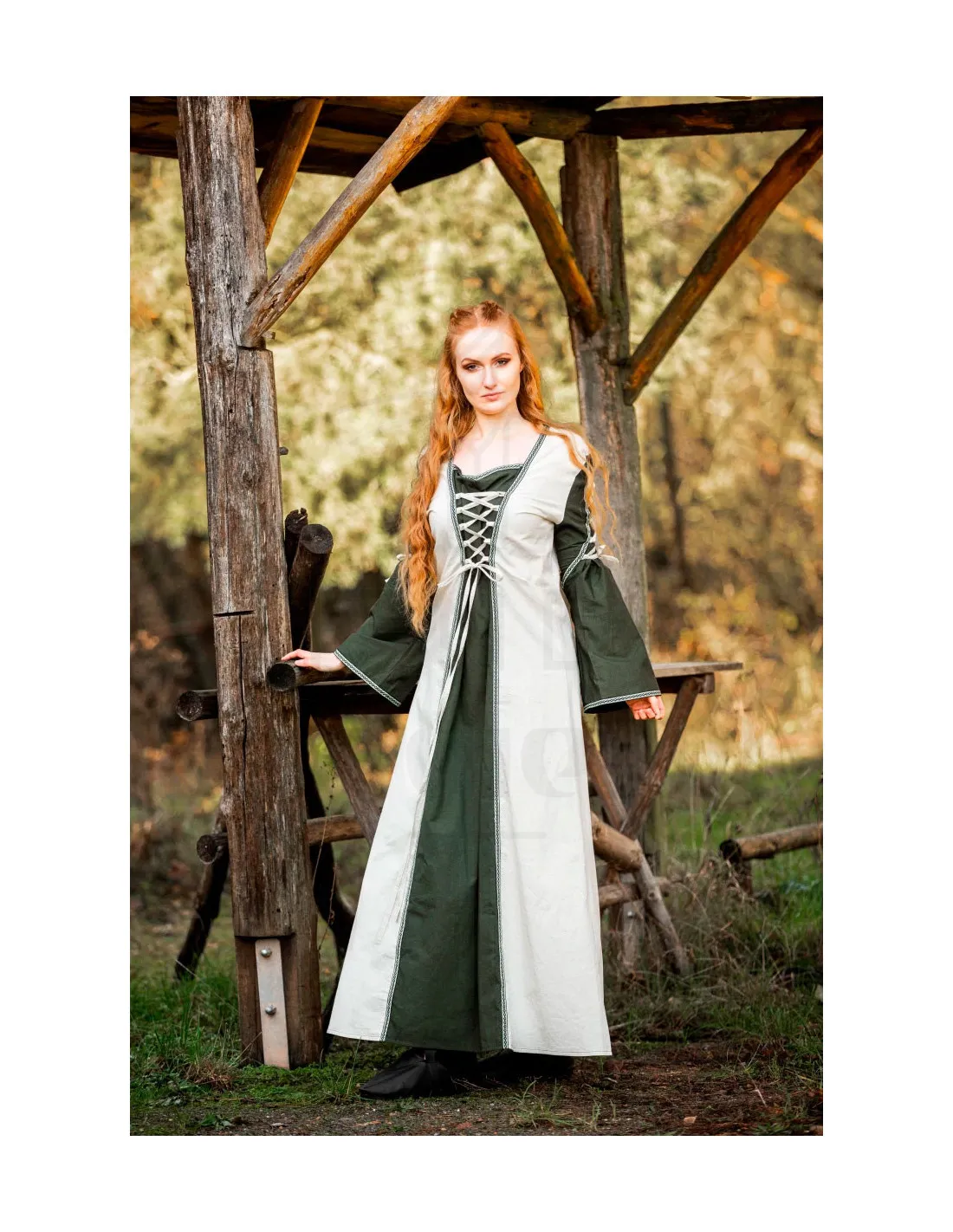 Robe médiévale modèle Amalia, vert naturel ⚔️ Boutique Épées