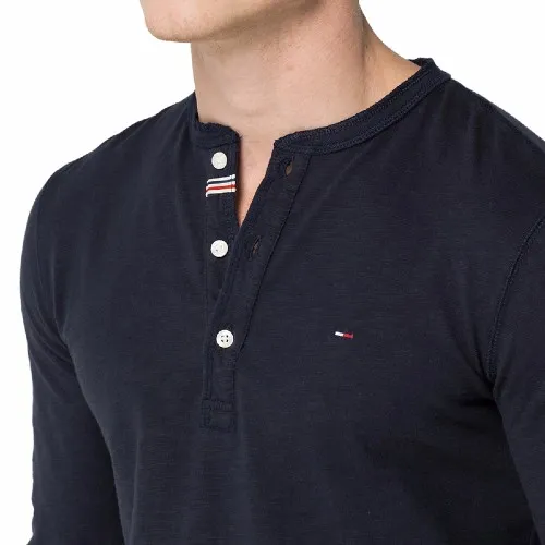 T Shirt Homme Tommy Hilfiger modèle Trump en coton noir