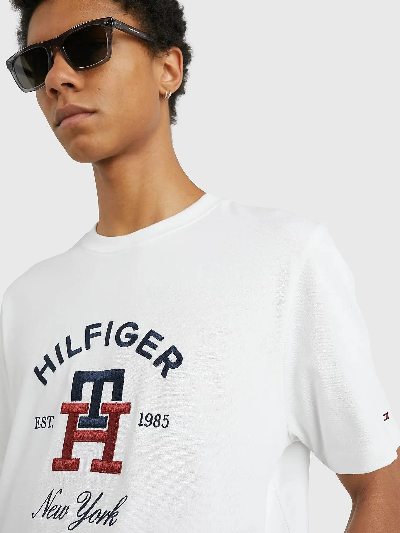 T-Shirt monogramme Tommy Hilfiger blanc en coton bio